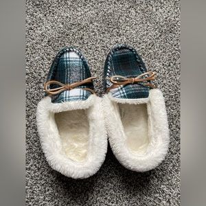 Women’s Sonoma loafers, size medium (7/8)